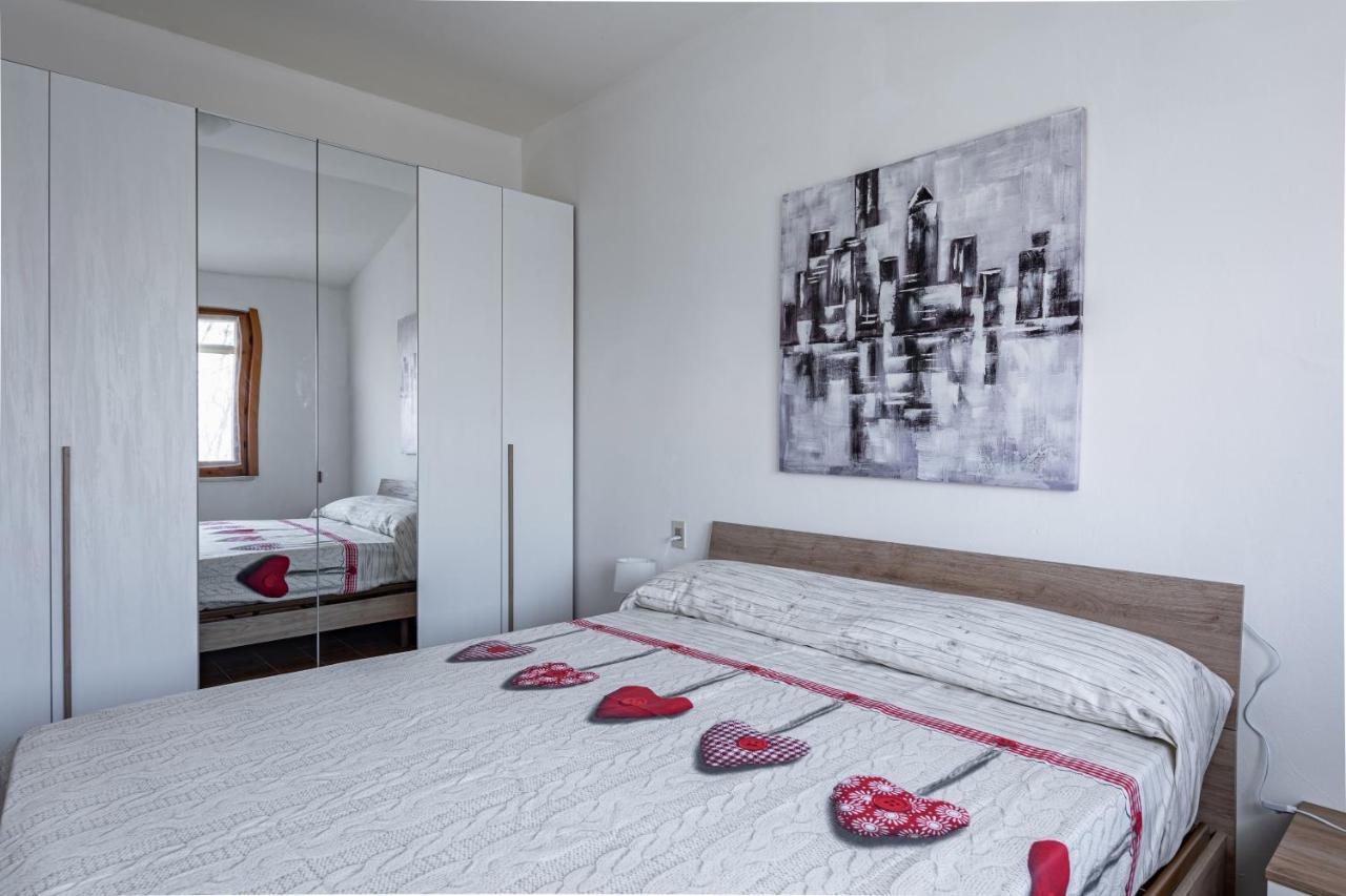 L&M Apartments - Pool - By Host4U Muscoline Esterno foto